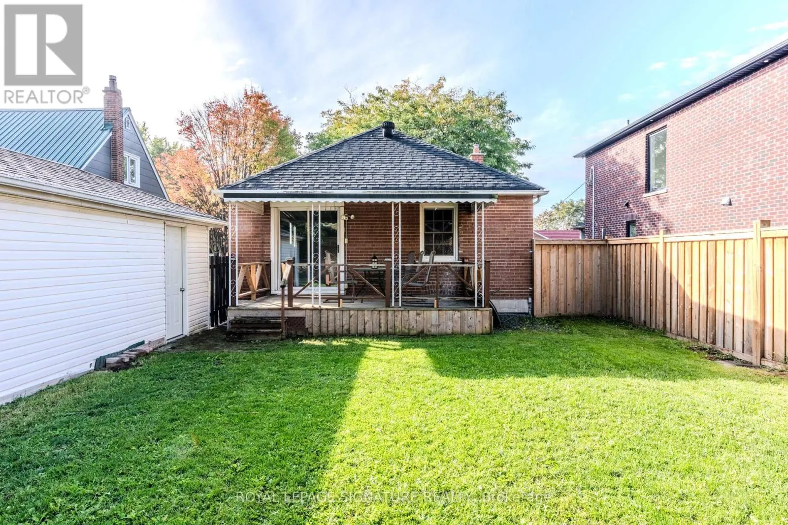 10 HOLSWADE ROAD