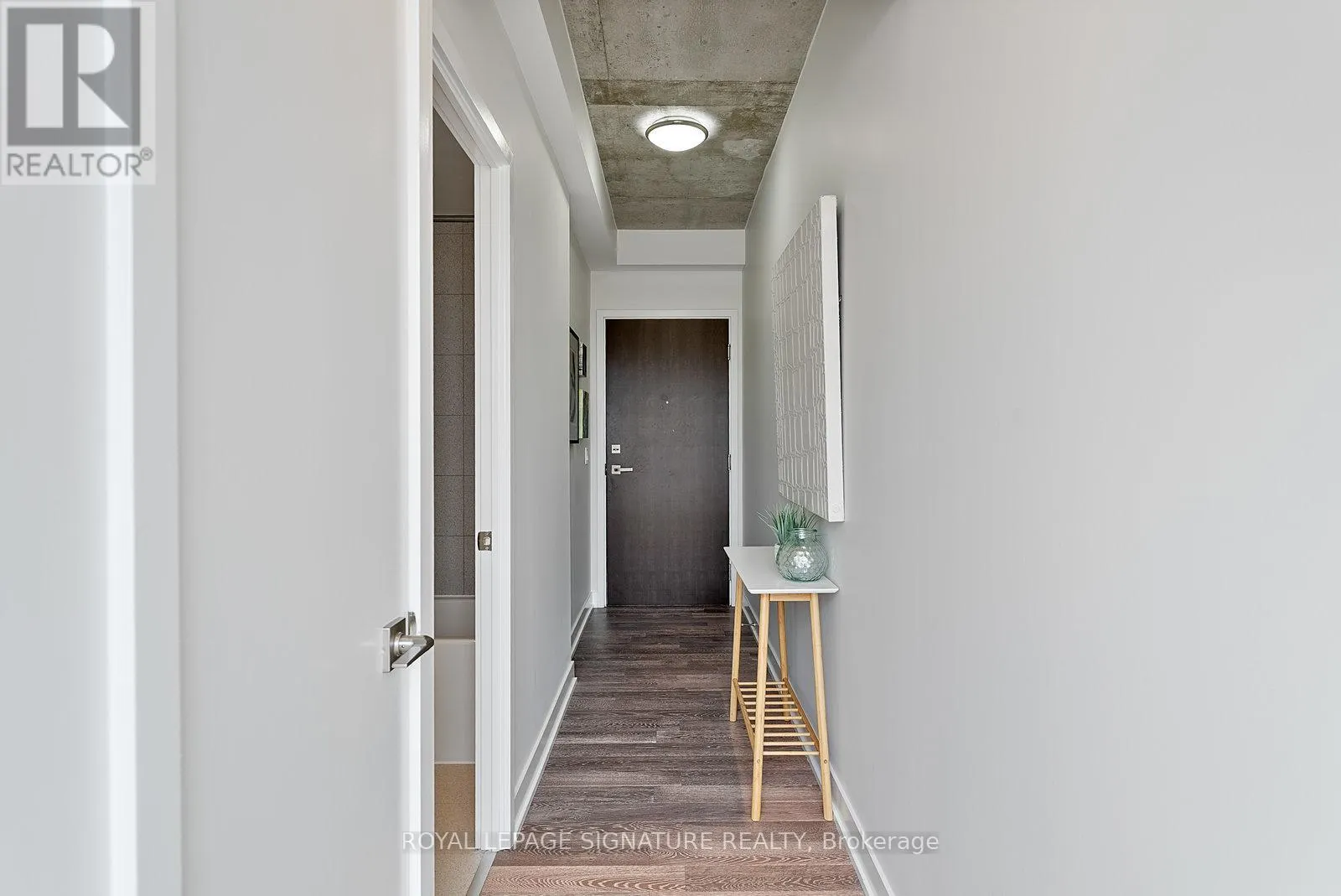 1021 - 1190 DUNDAS STREET E
