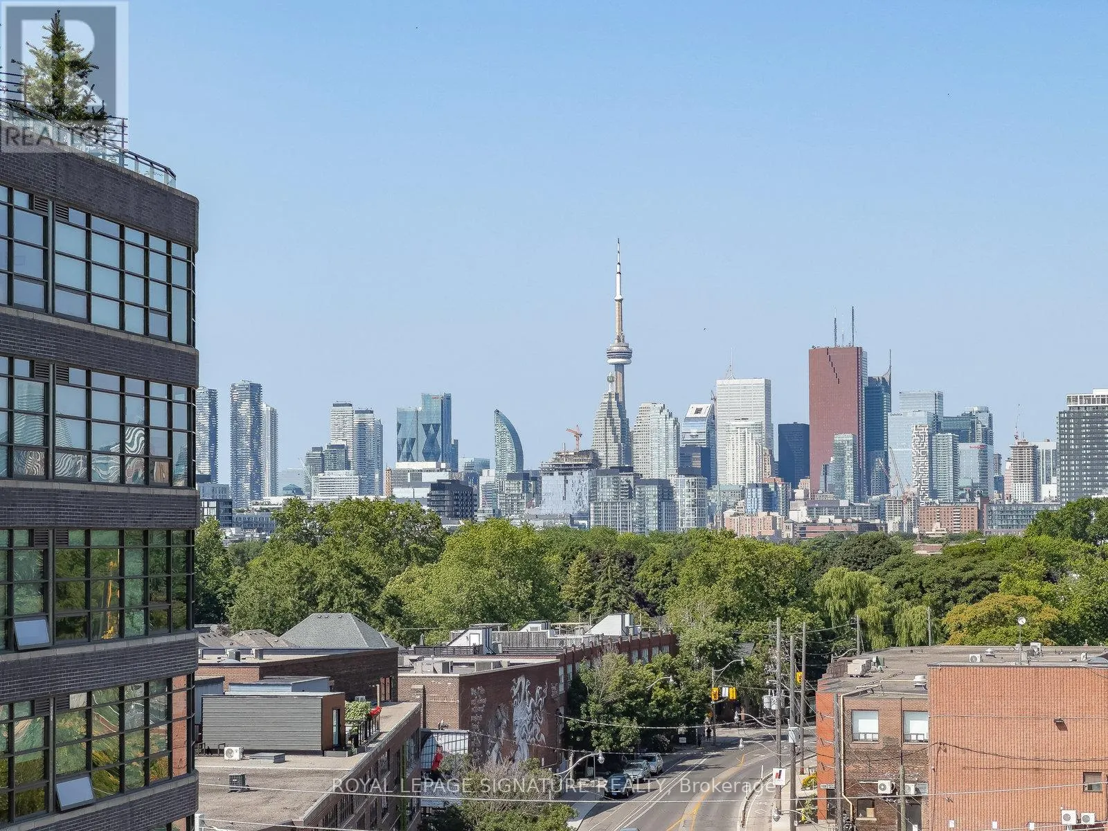 1021 - 1190 DUNDAS STREET E