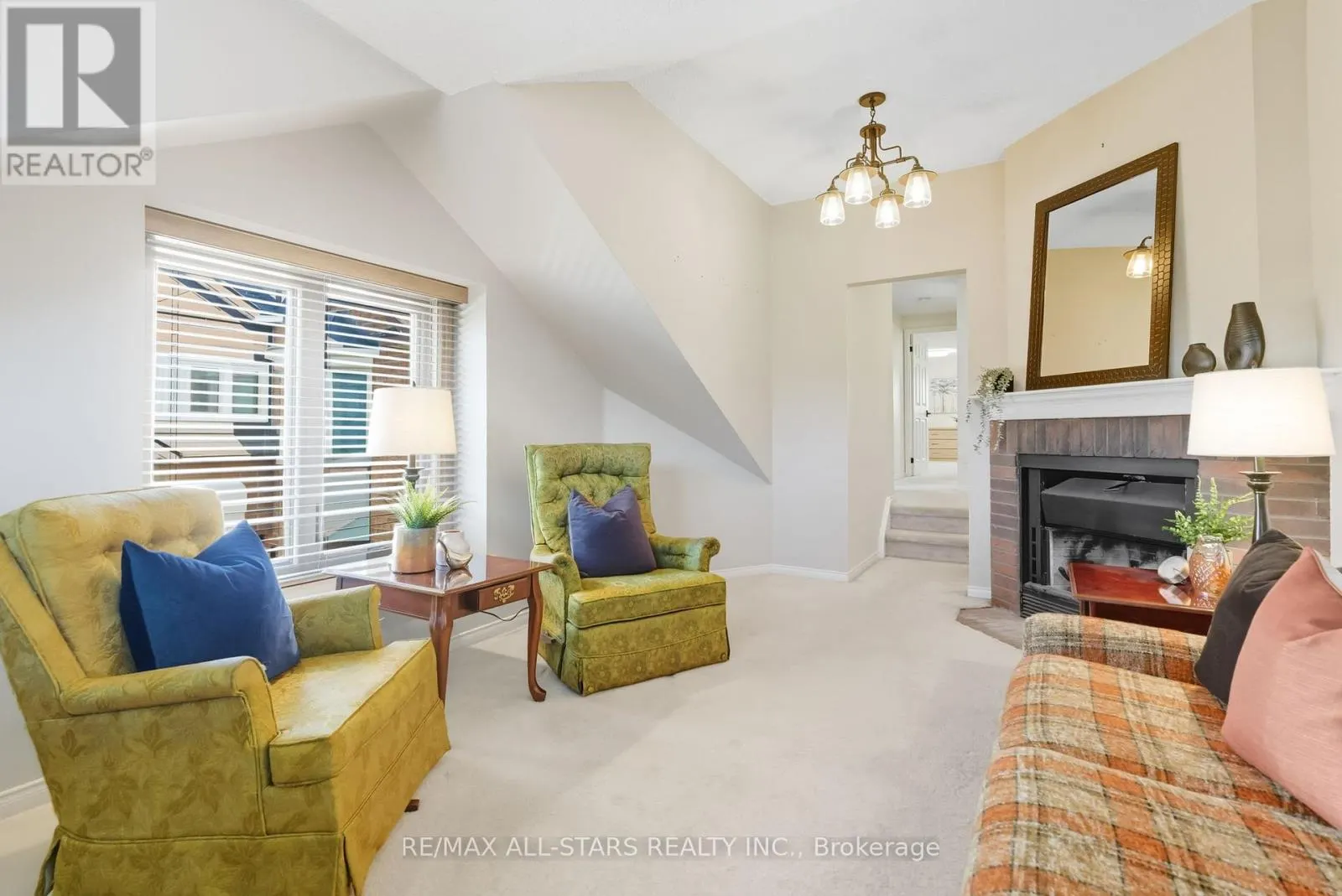 1094 LONGBOW DRIVE