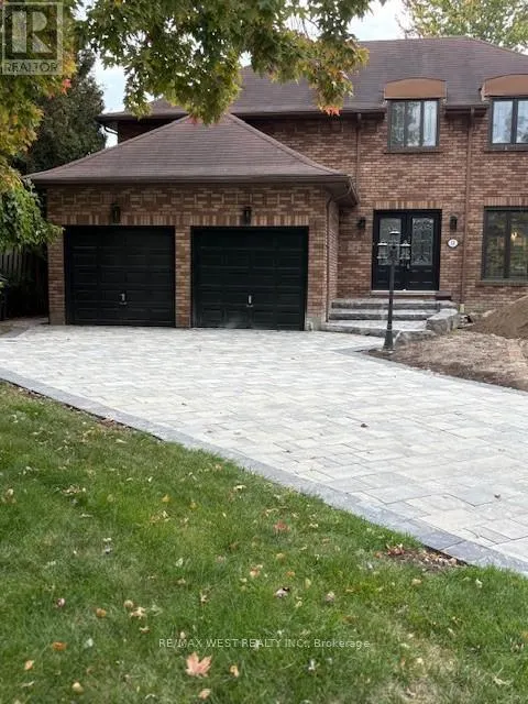12 TREDVALLEY GROVE