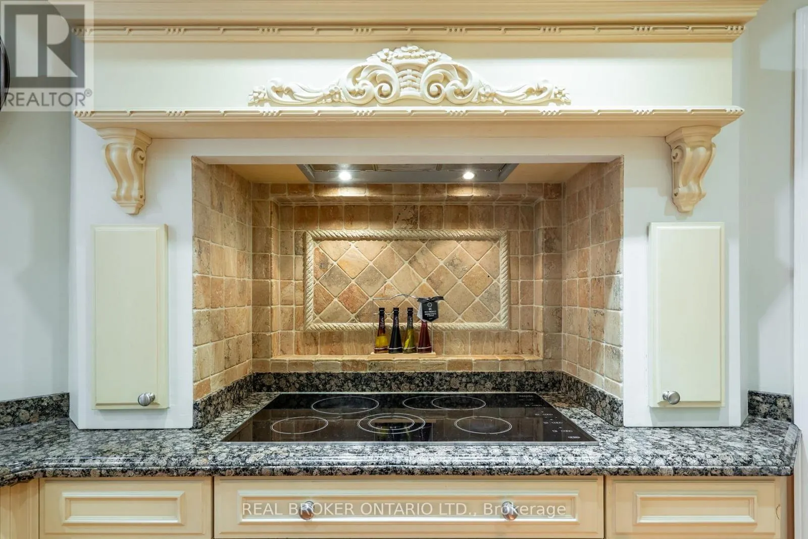 972 GABLEHURST CRESCENT