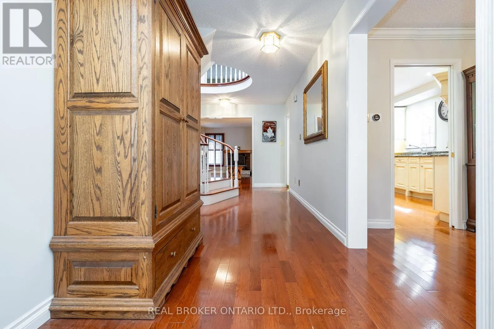 972 GABLEHURST CRESCENT