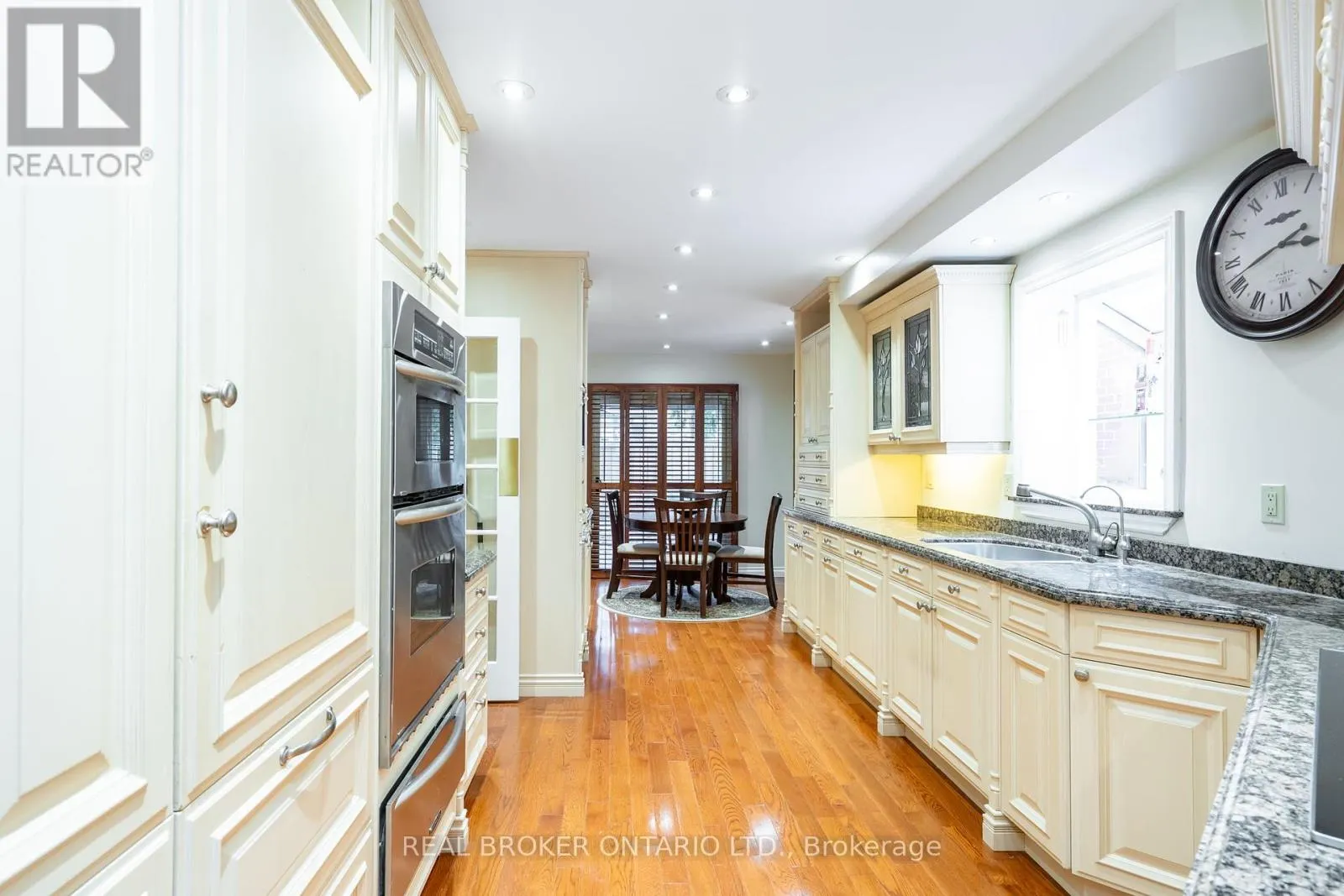 972 GABLEHURST CRESCENT