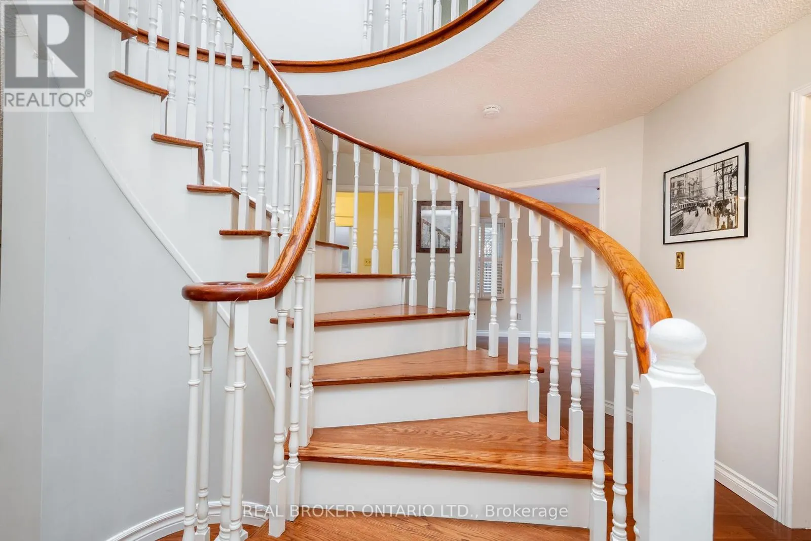 972 GABLEHURST CRESCENT