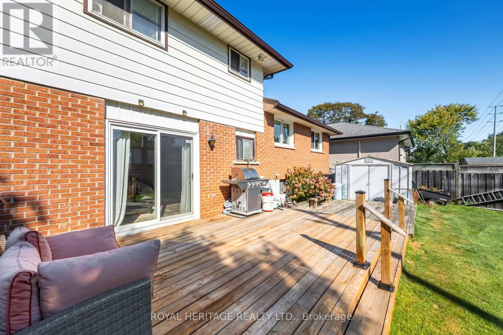 369 CARNABY COURT