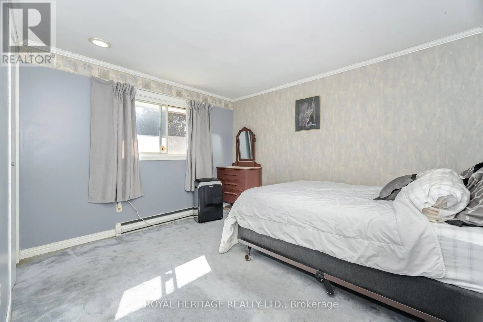 369 CARNABY COURT