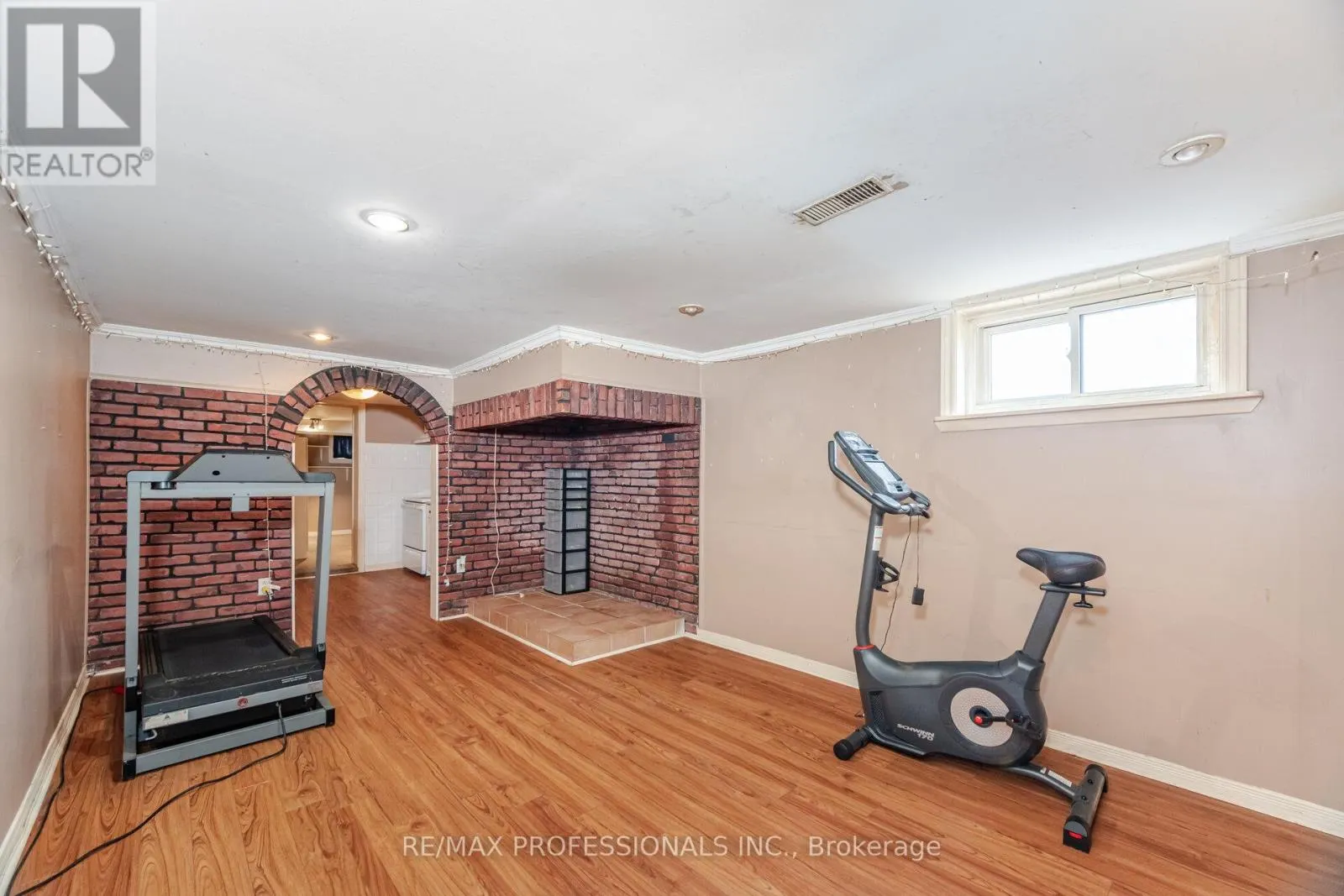 11 JEANETTE STREET