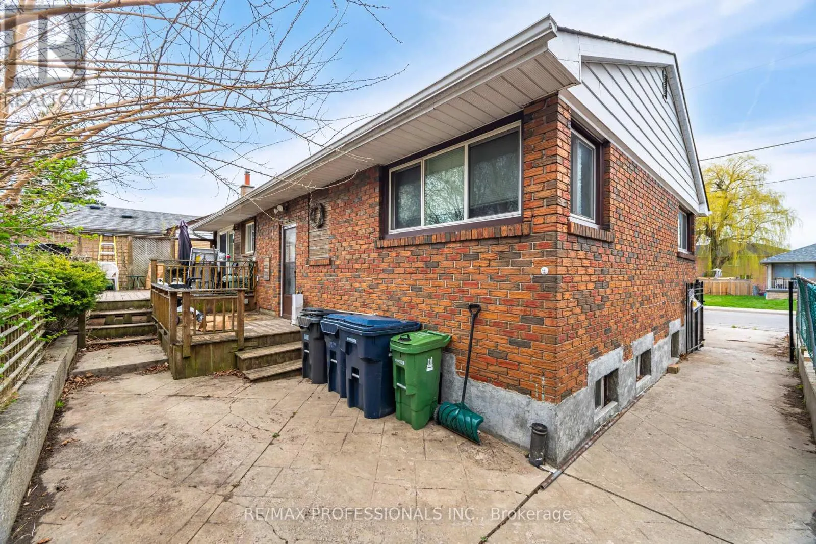 11 JEANETTE STREET