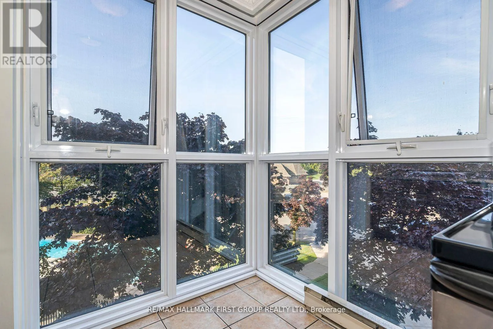 305 - 2 WESTNEY ROAD N ROAD