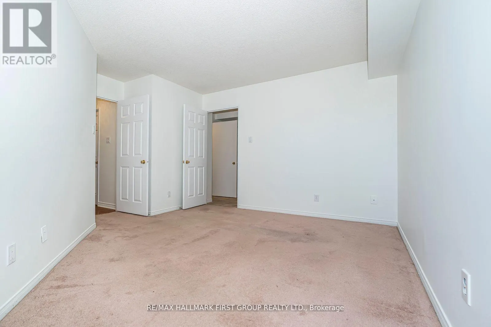305 - 2 WESTNEY ROAD N ROAD