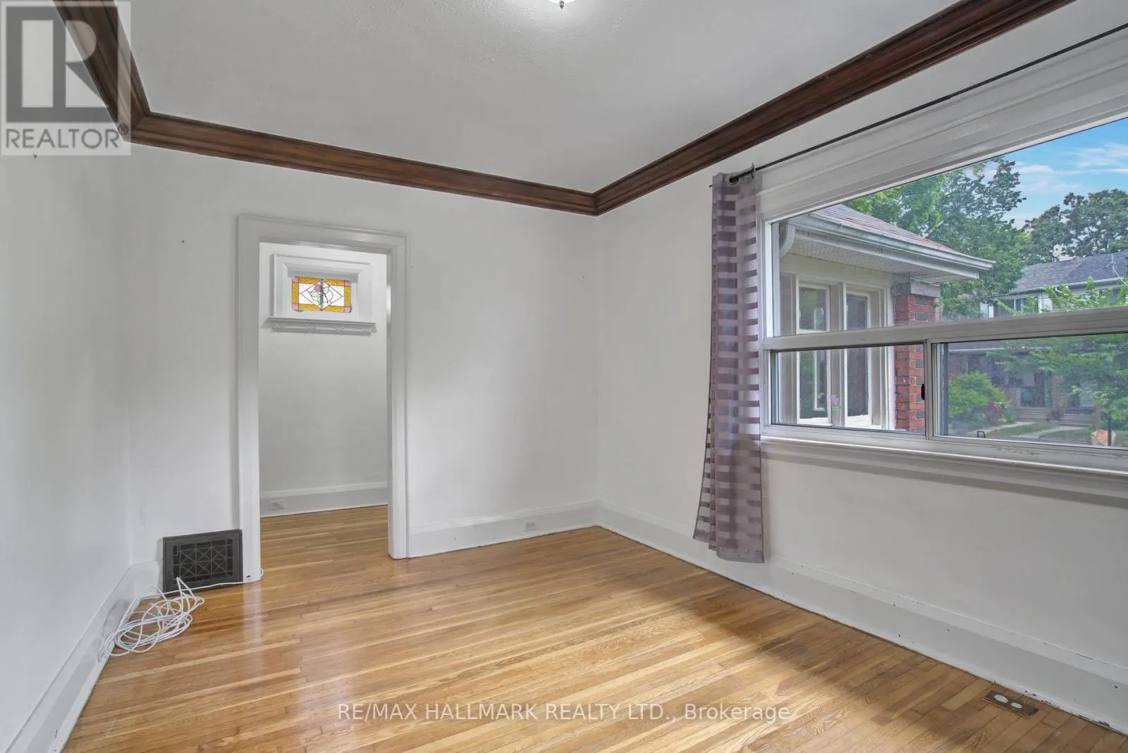 9 COSTAIN AVENUE