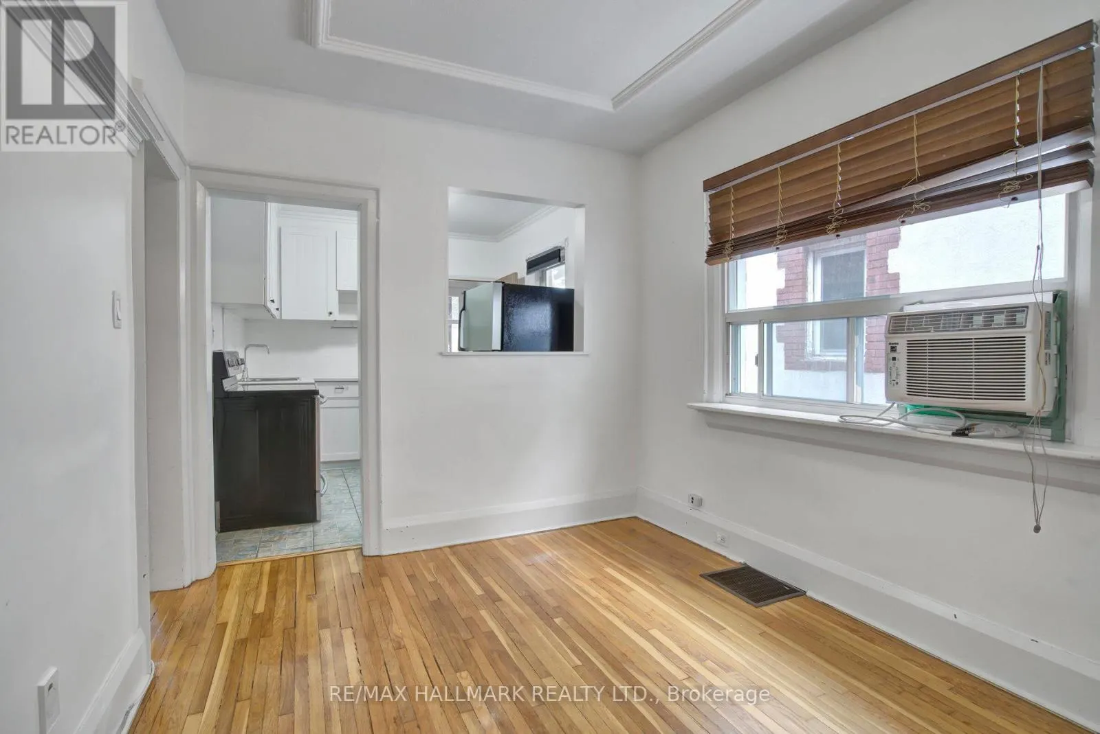 9 COSTAIN AVENUE