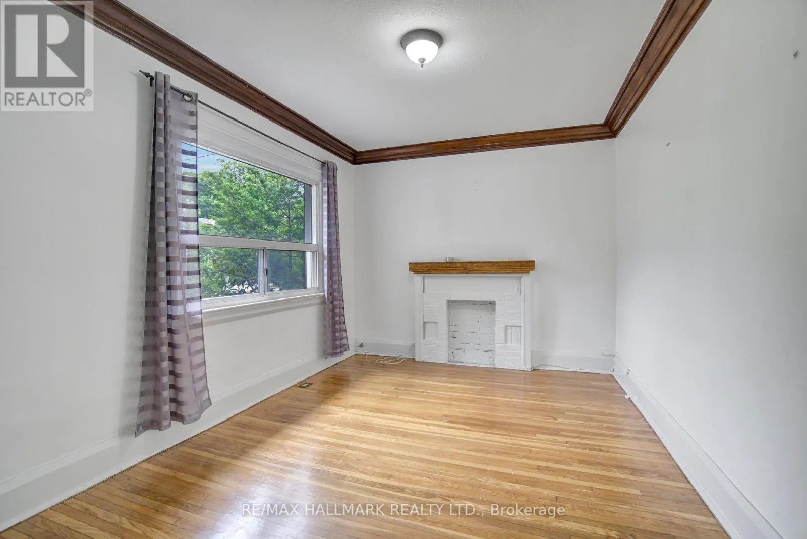 9 COSTAIN AVENUE