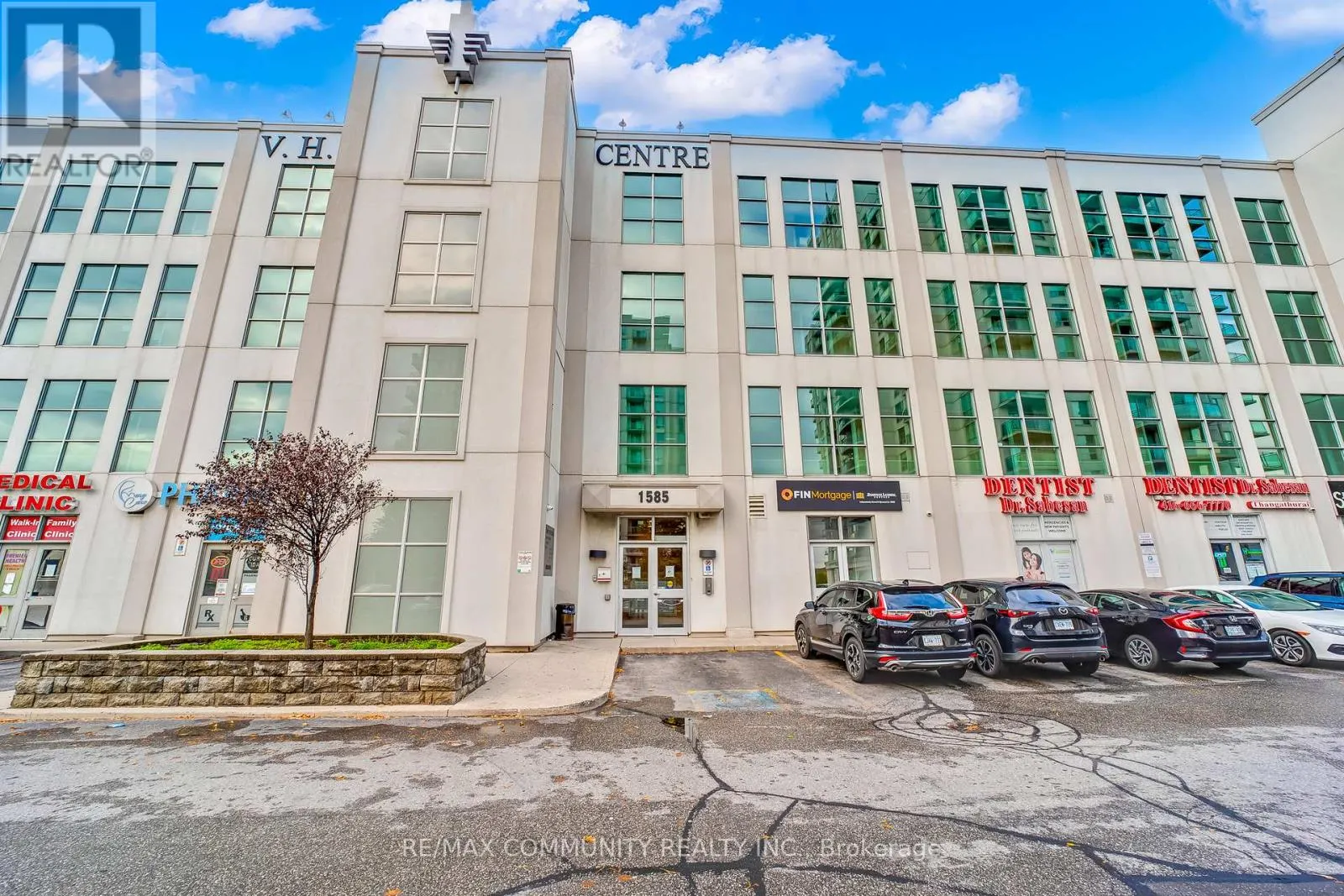 310 - 1585 MARKHAM ROAD