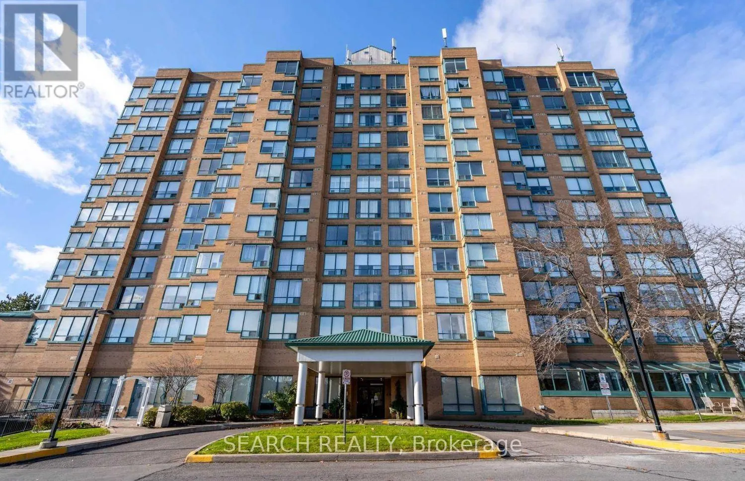 505 - 711 ROSSLAND ROAD E