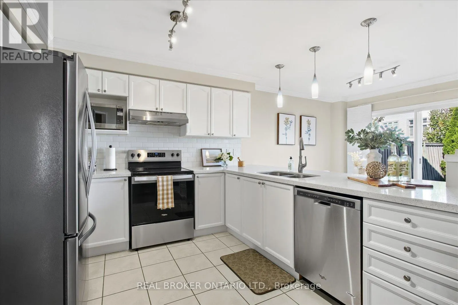 61 ASTER CRESCENT