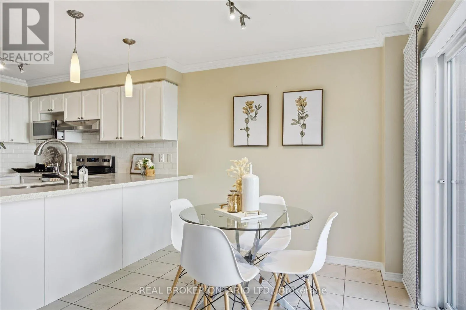 61 ASTER CRESCENT