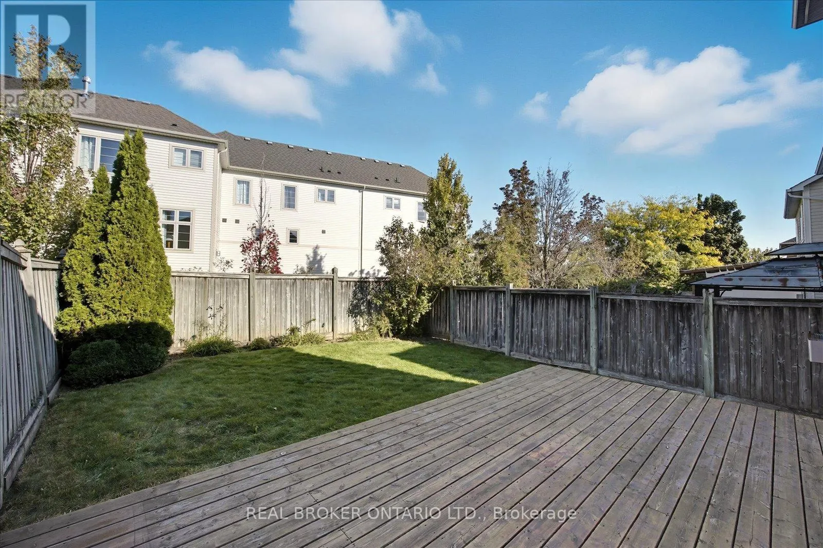 61 ASTER CRESCENT