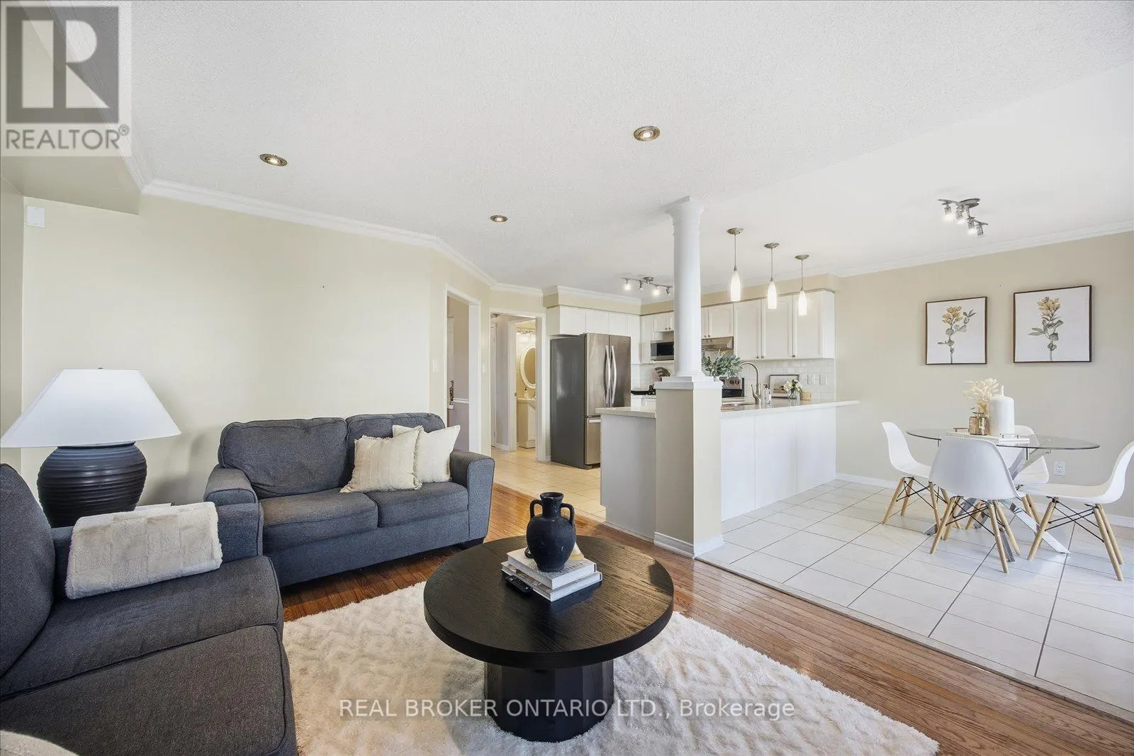 61 ASTER CRESCENT