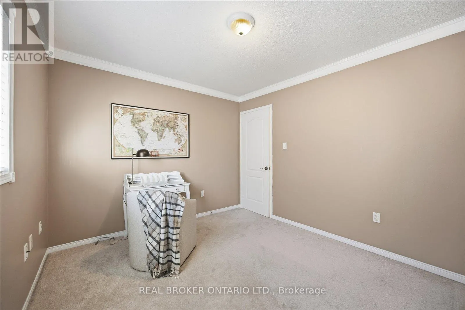 61 ASTER CRESCENT