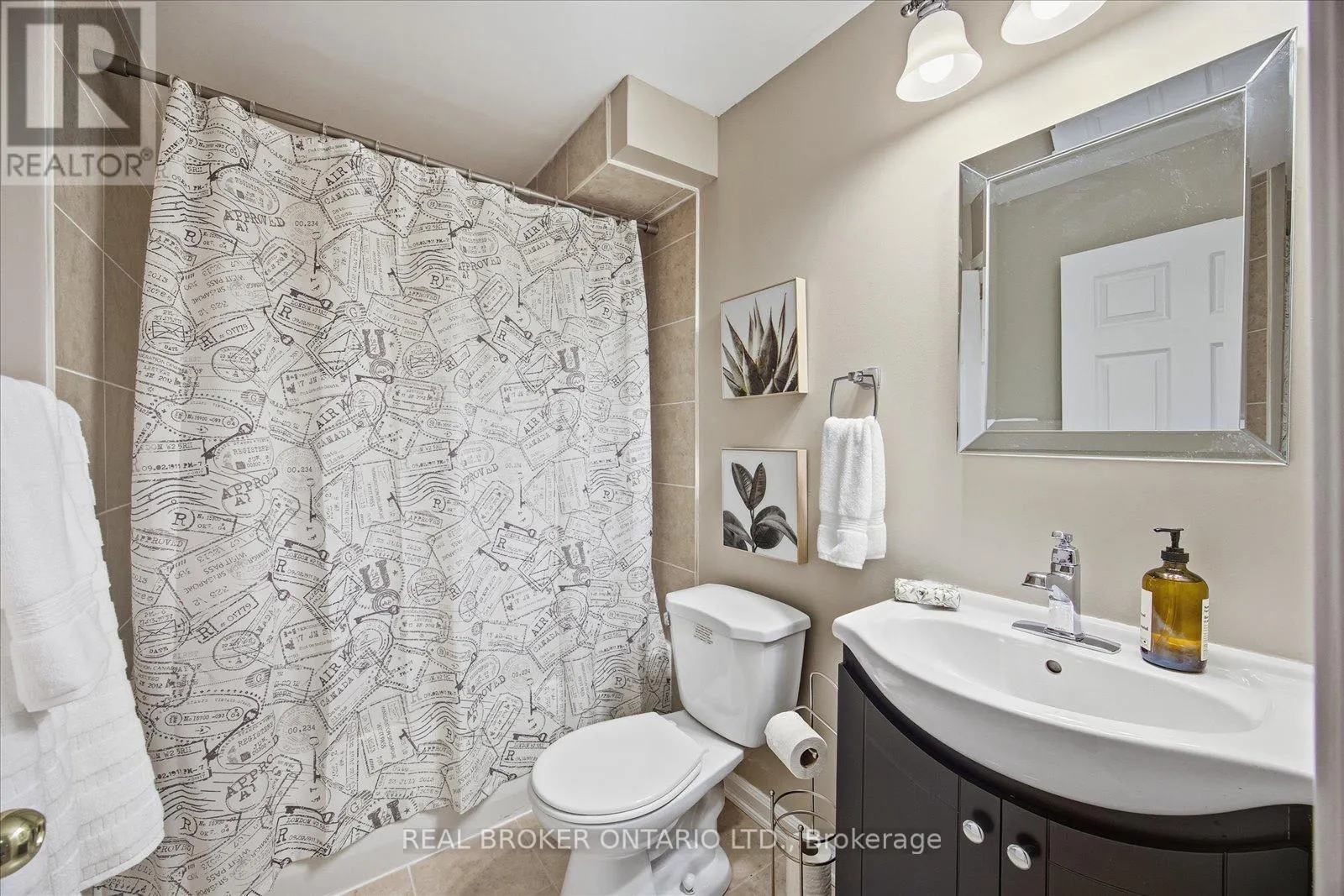 61 ASTER CRESCENT