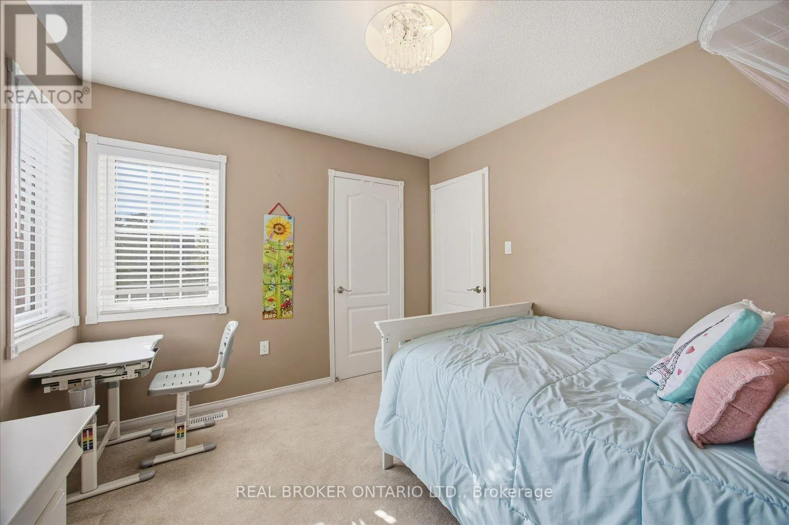 61 ASTER CRESCENT