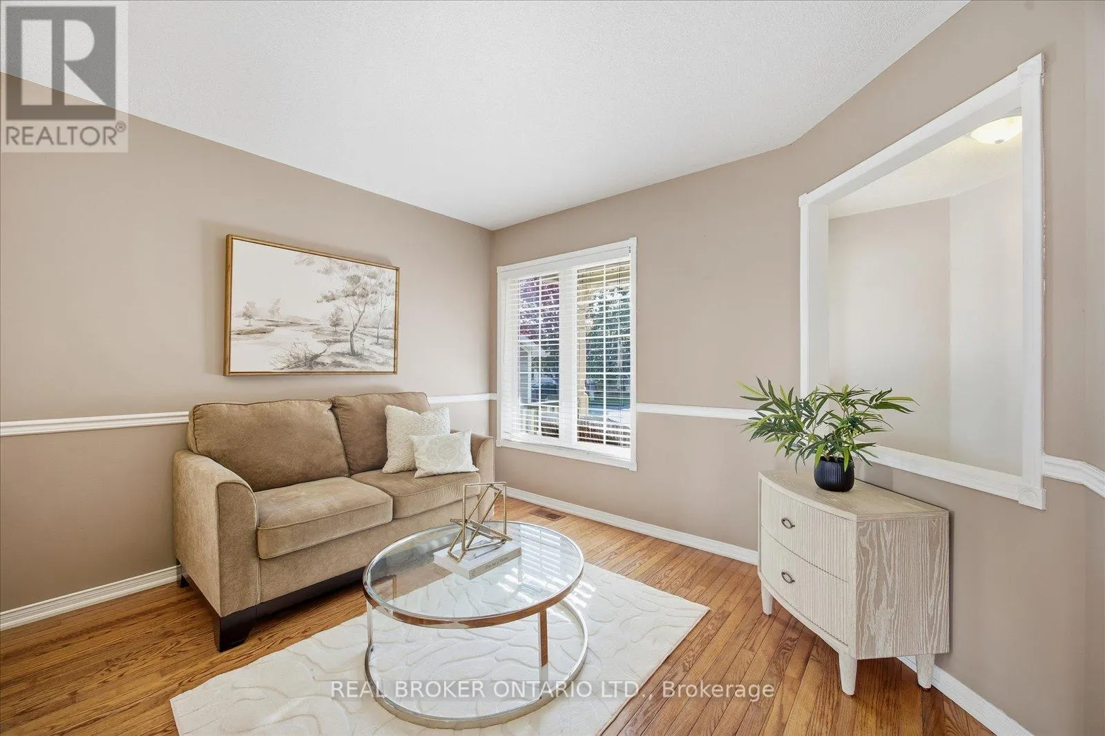 61 ASTER CRESCENT