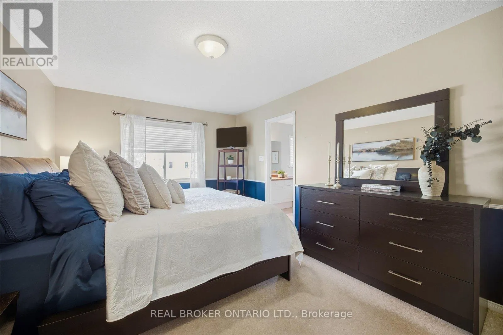 61 ASTER CRESCENT
