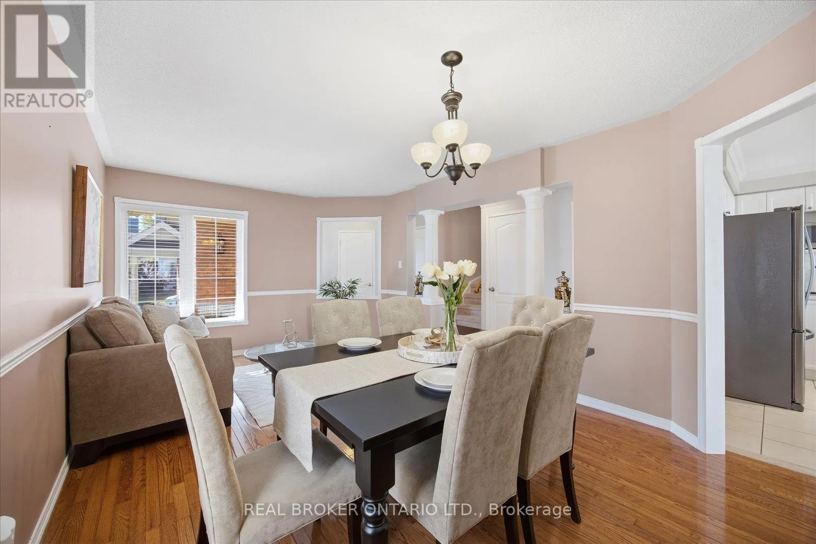 61 ASTER CRESCENT