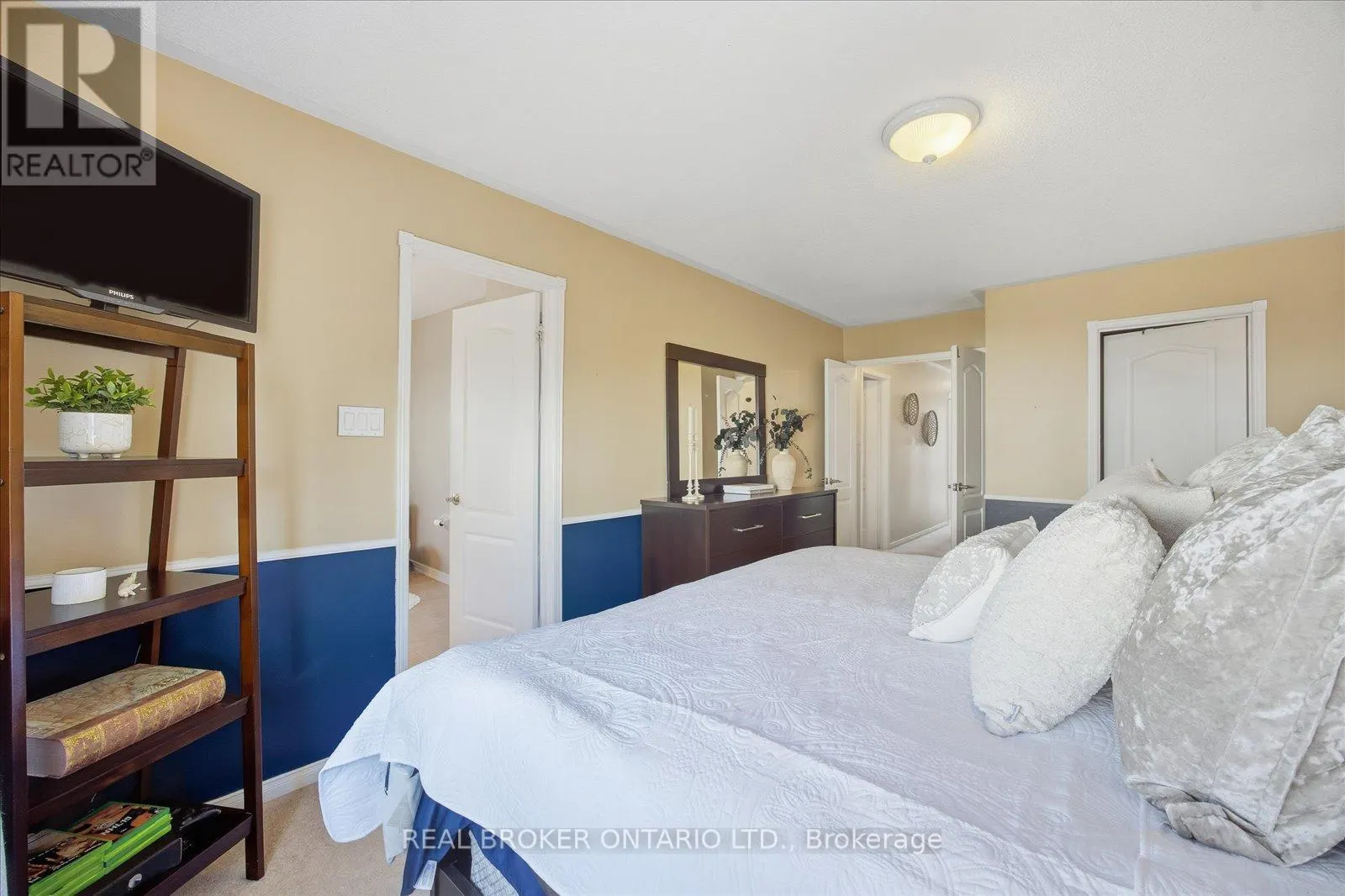 61 ASTER CRESCENT
