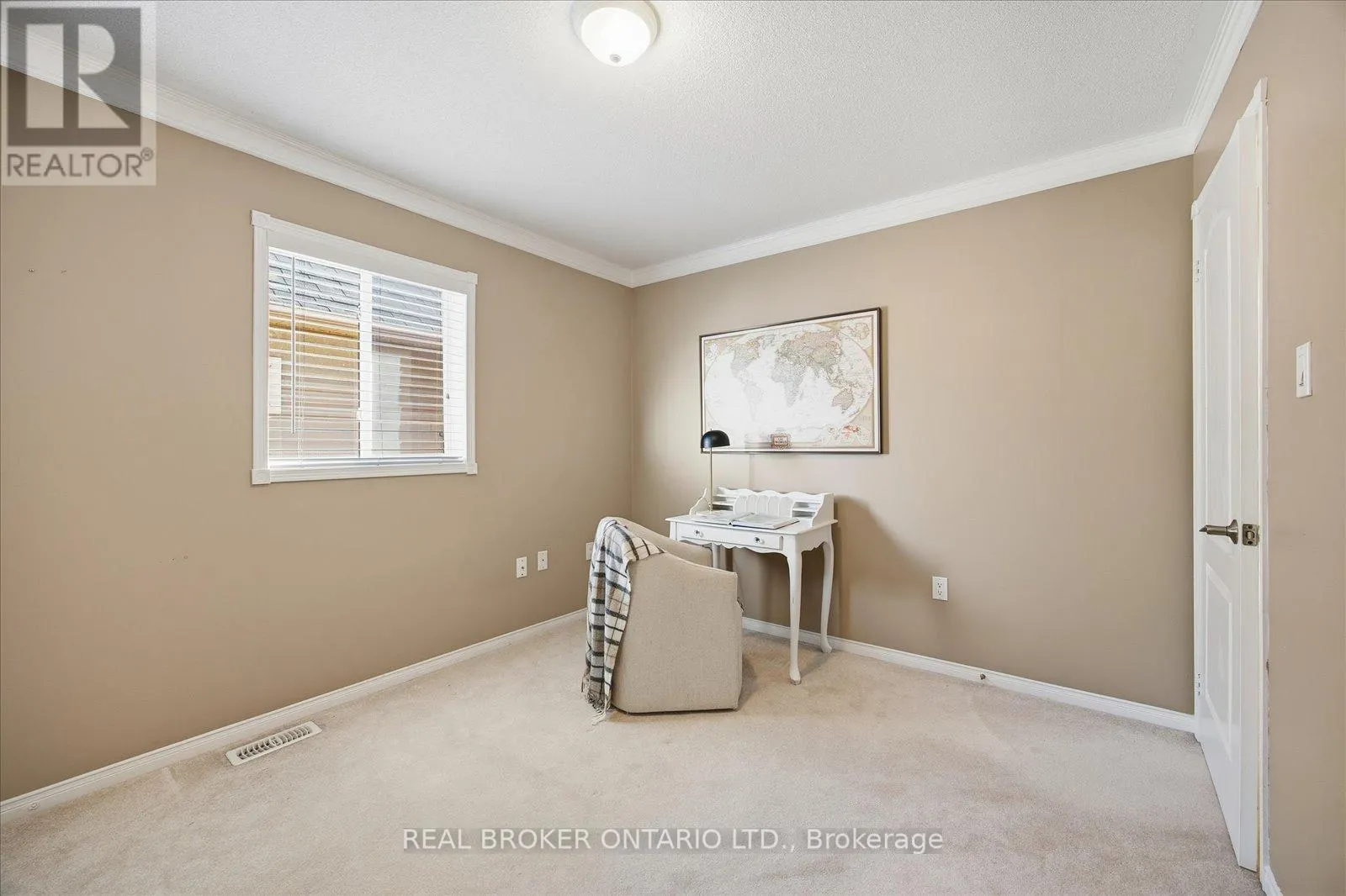 61 ASTER CRESCENT