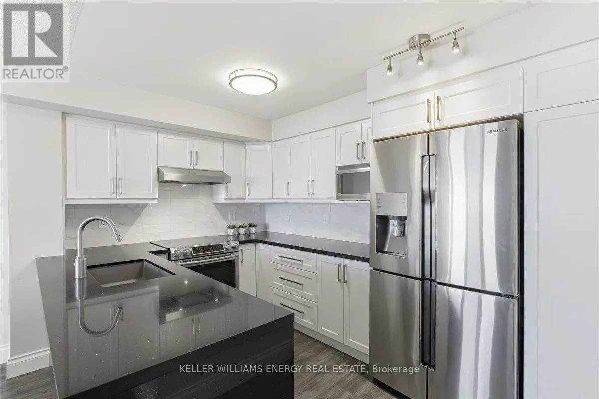 907 - 340 WATSON STREET W, #907