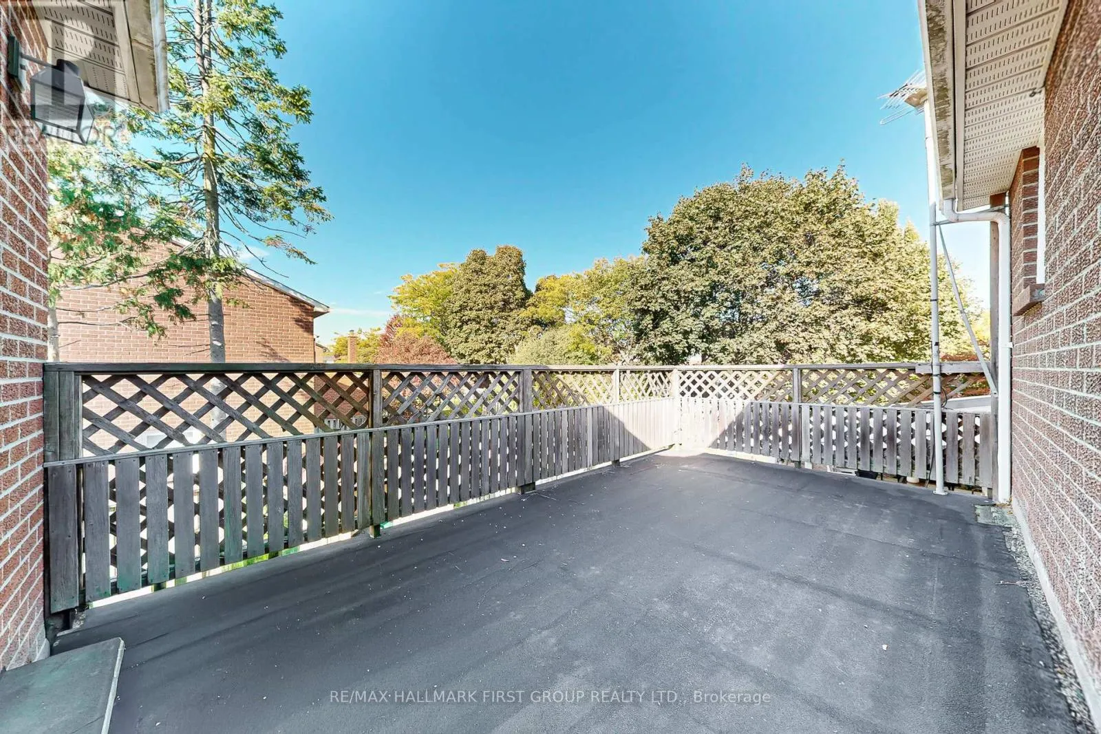 1522 AMBERLEA ROAD