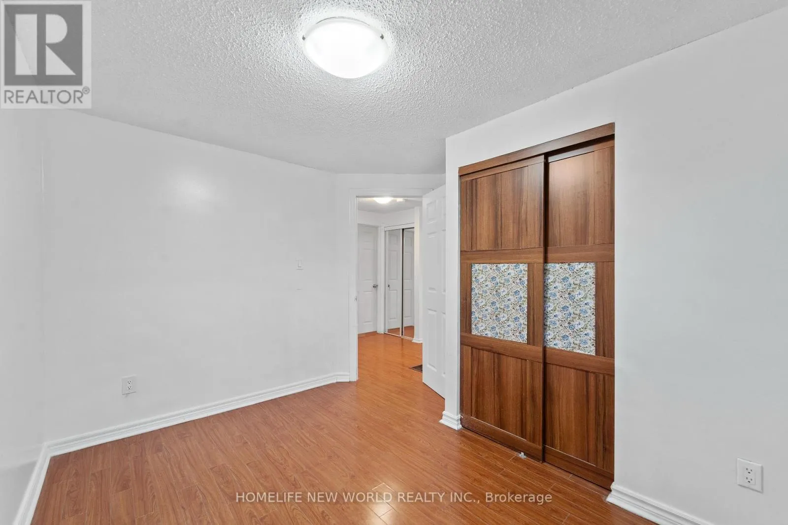 3 BRISBOURNE GROVE