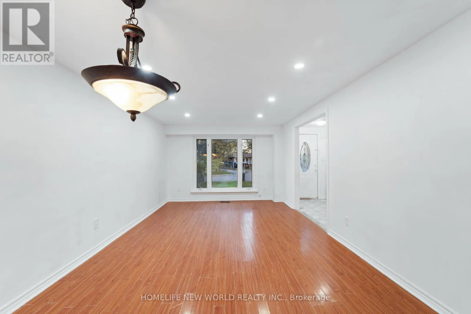 3 BRISBOURNE GROVE