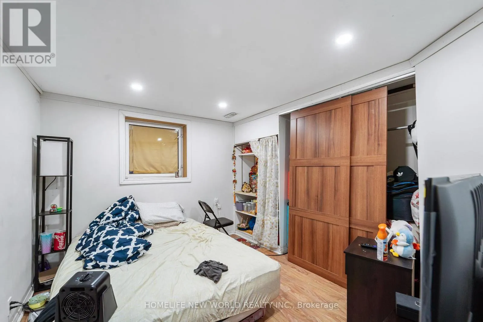 3 BRISBOURNE GROVE