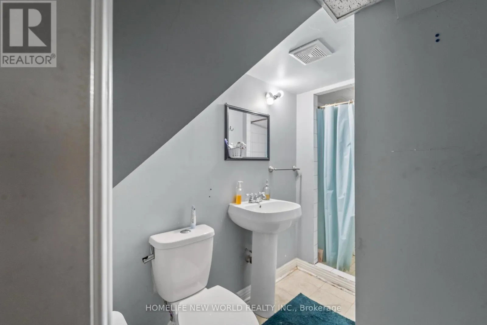 3 BRISBOURNE GROVE