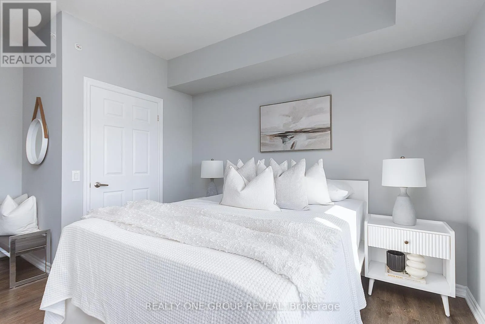 417 - 290 LIBERTY STREET N