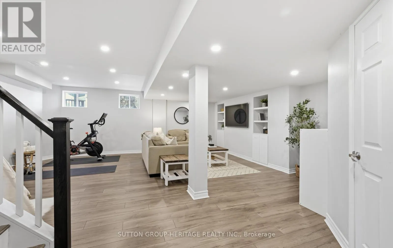 59 ALLWORTH CRESCENT
