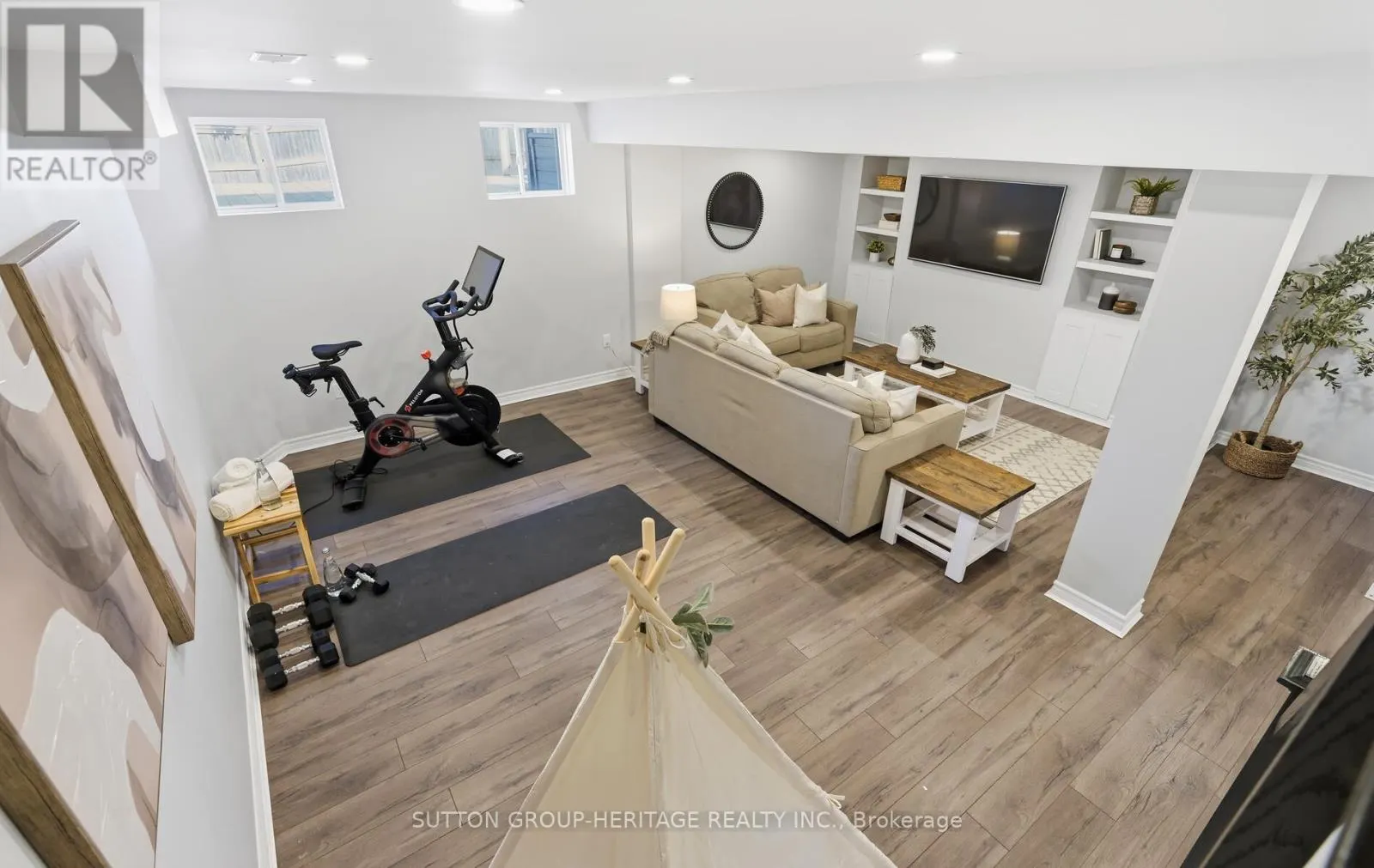 59 ALLWORTH CRESCENT