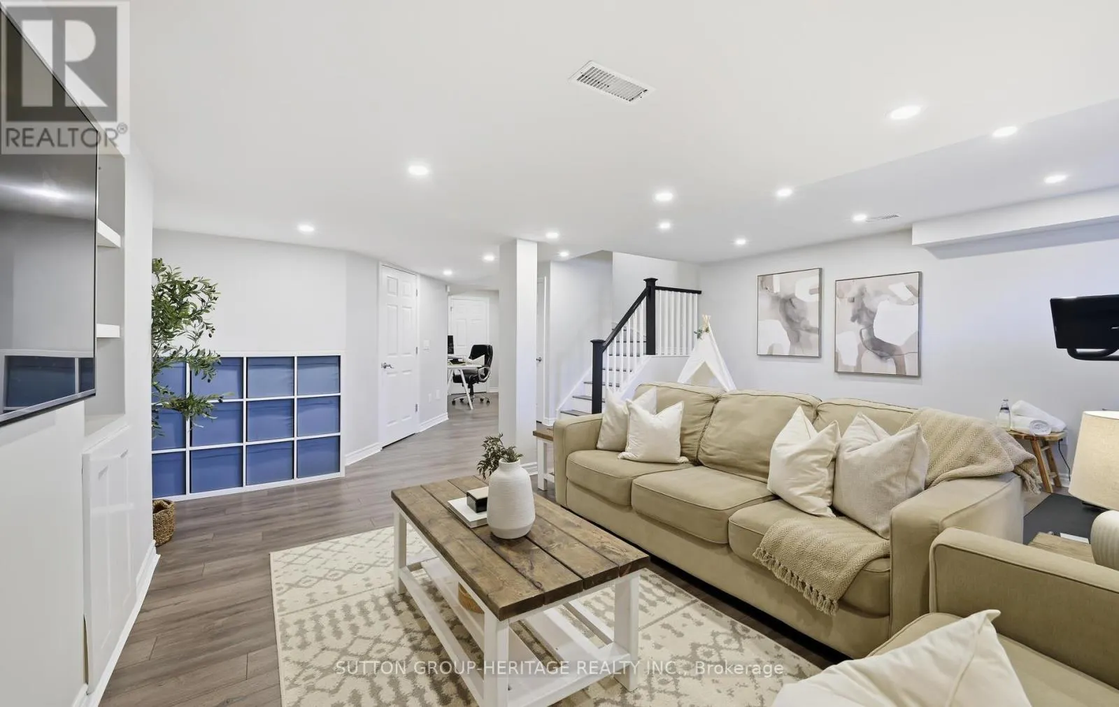 59 ALLWORTH CRESCENT