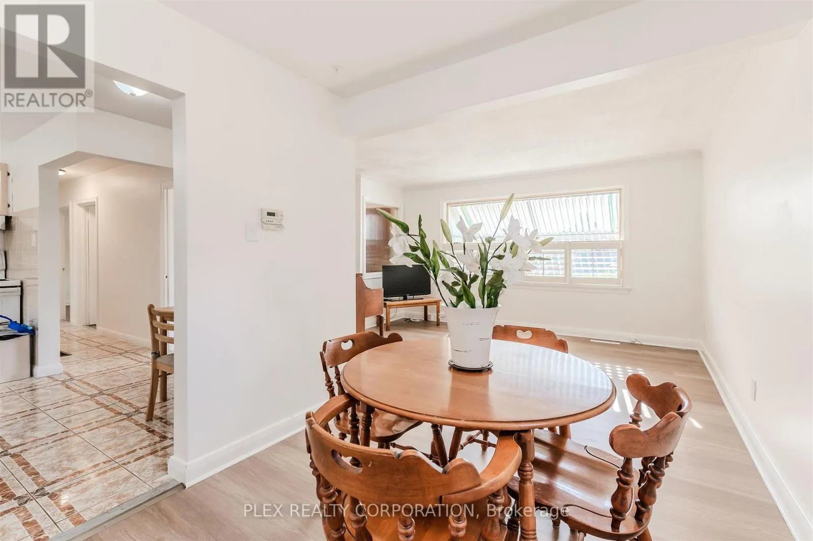 52 MERRIAN ROAD