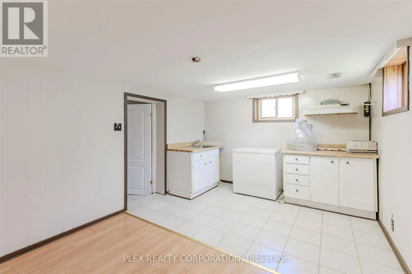 52 MERRIAN ROAD