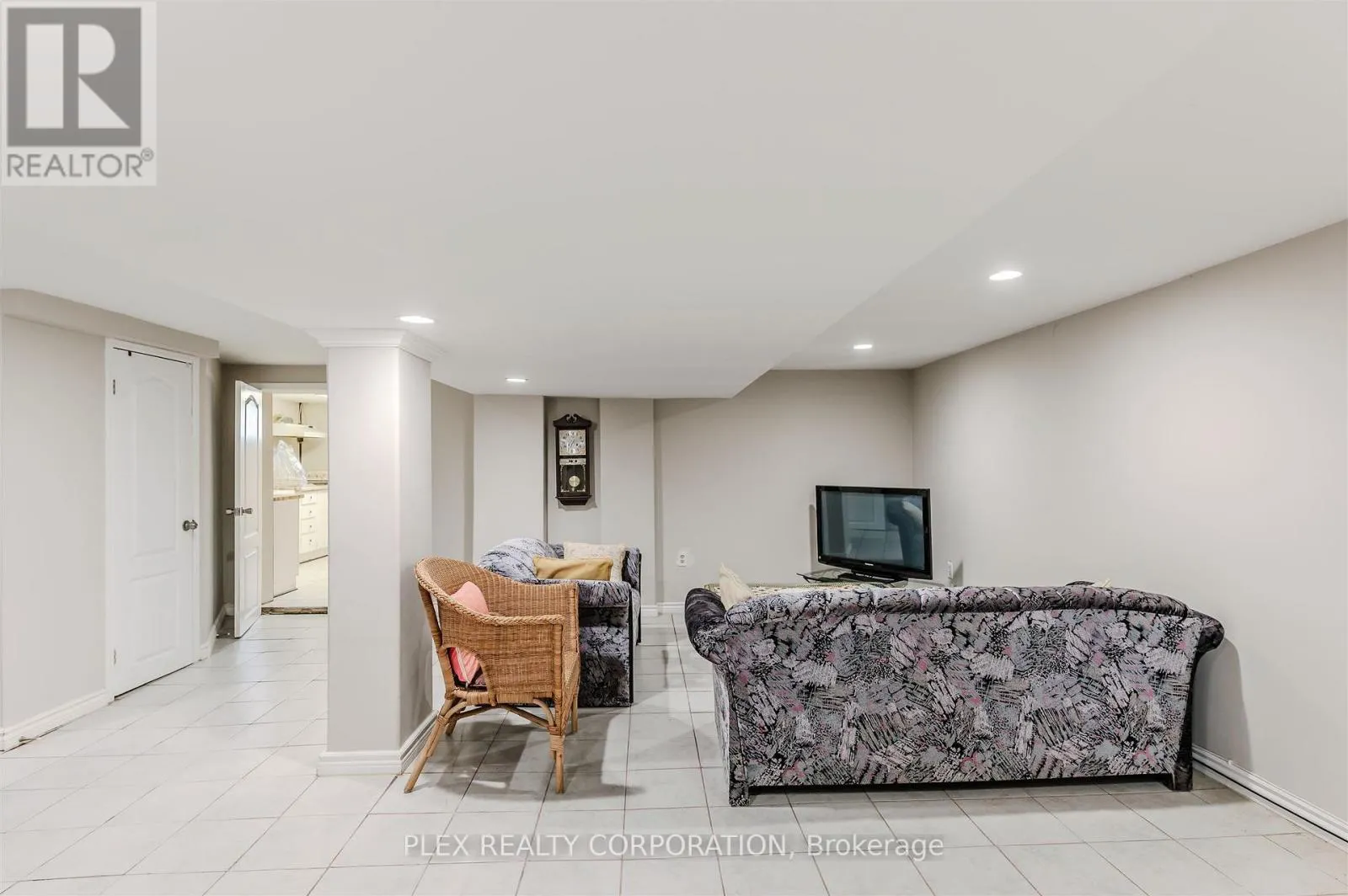 52 MERRIAN ROAD