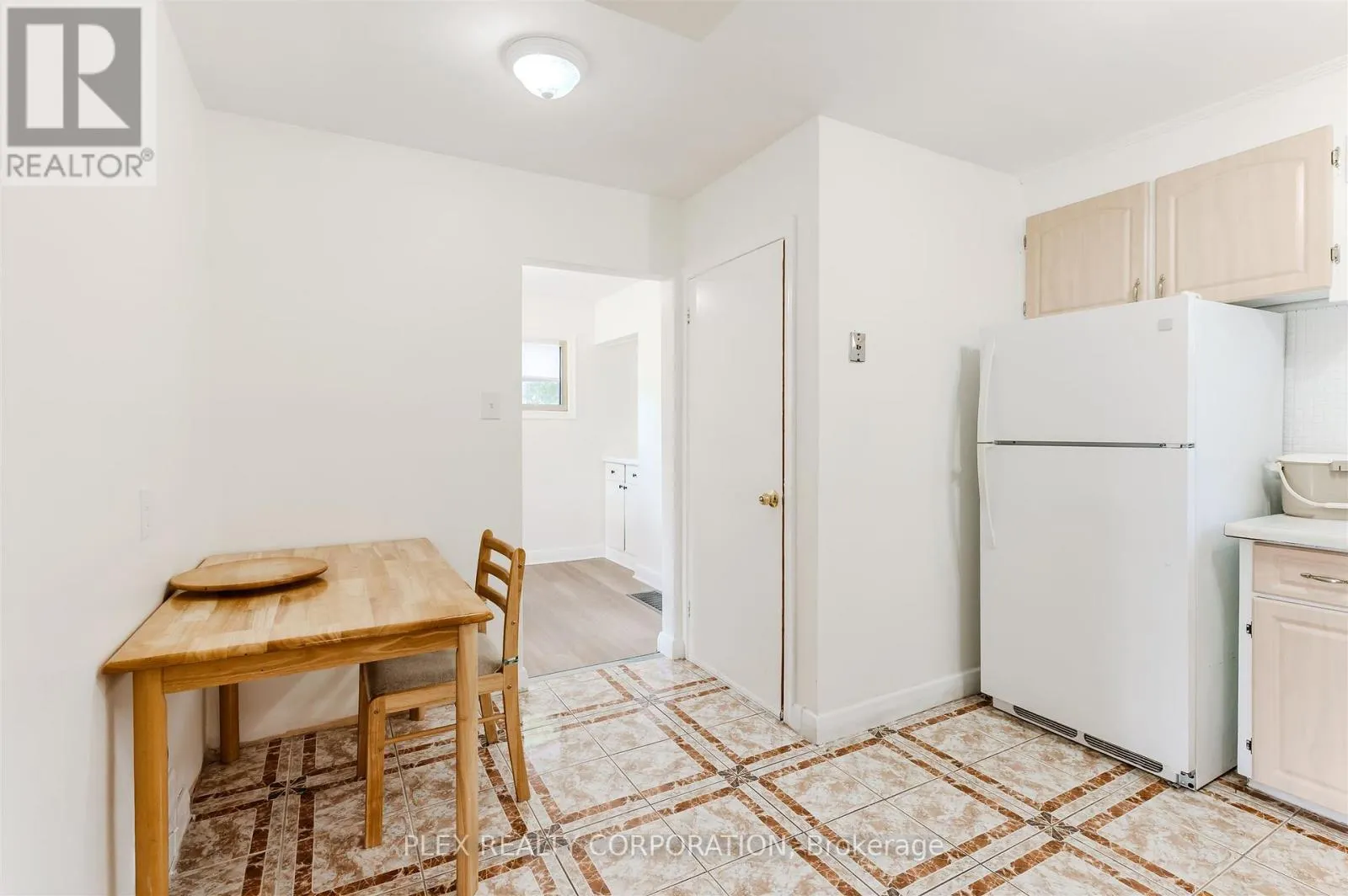 52 MERRIAN ROAD