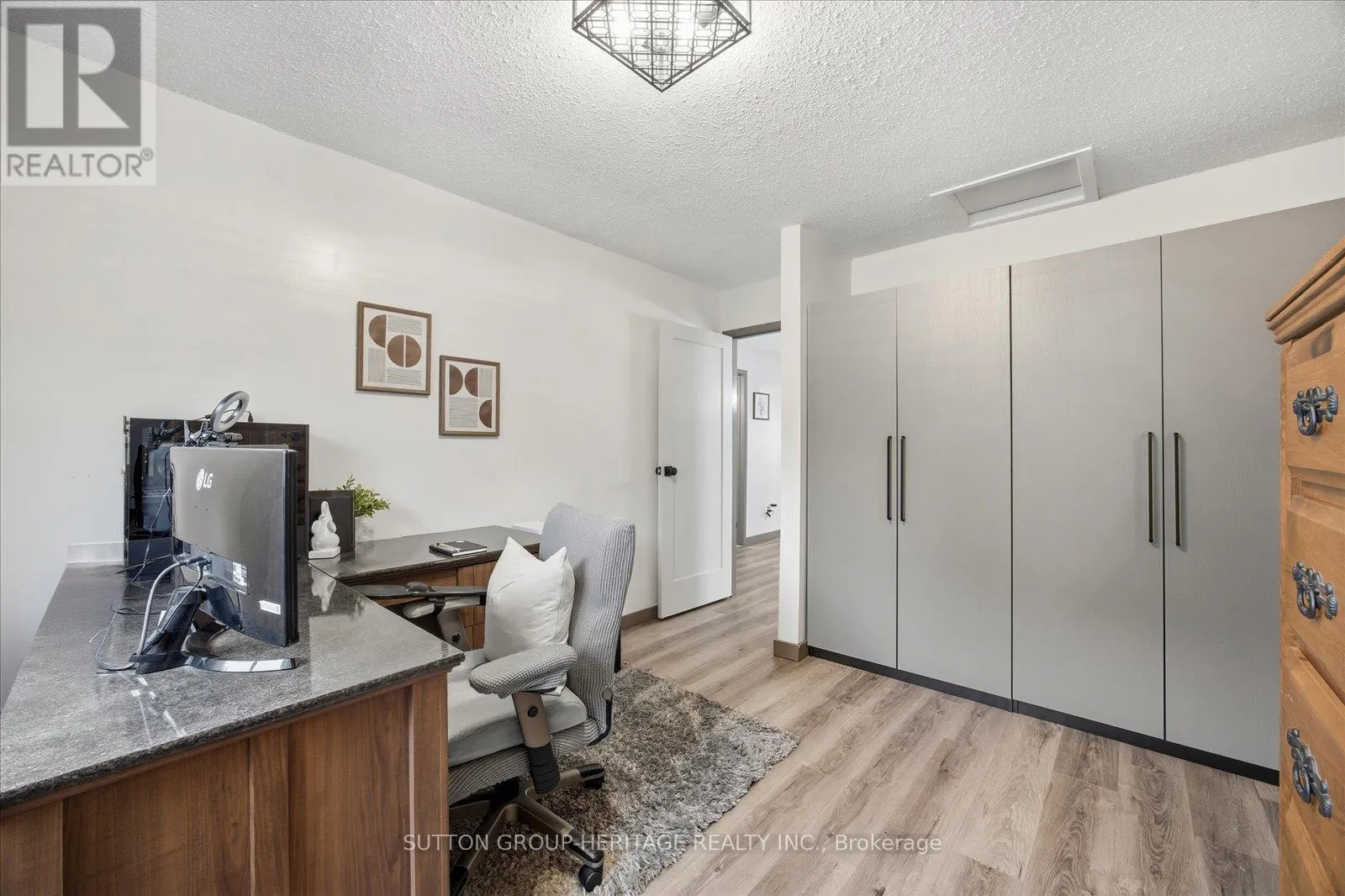 1509 WOODRUFF CRESCENT