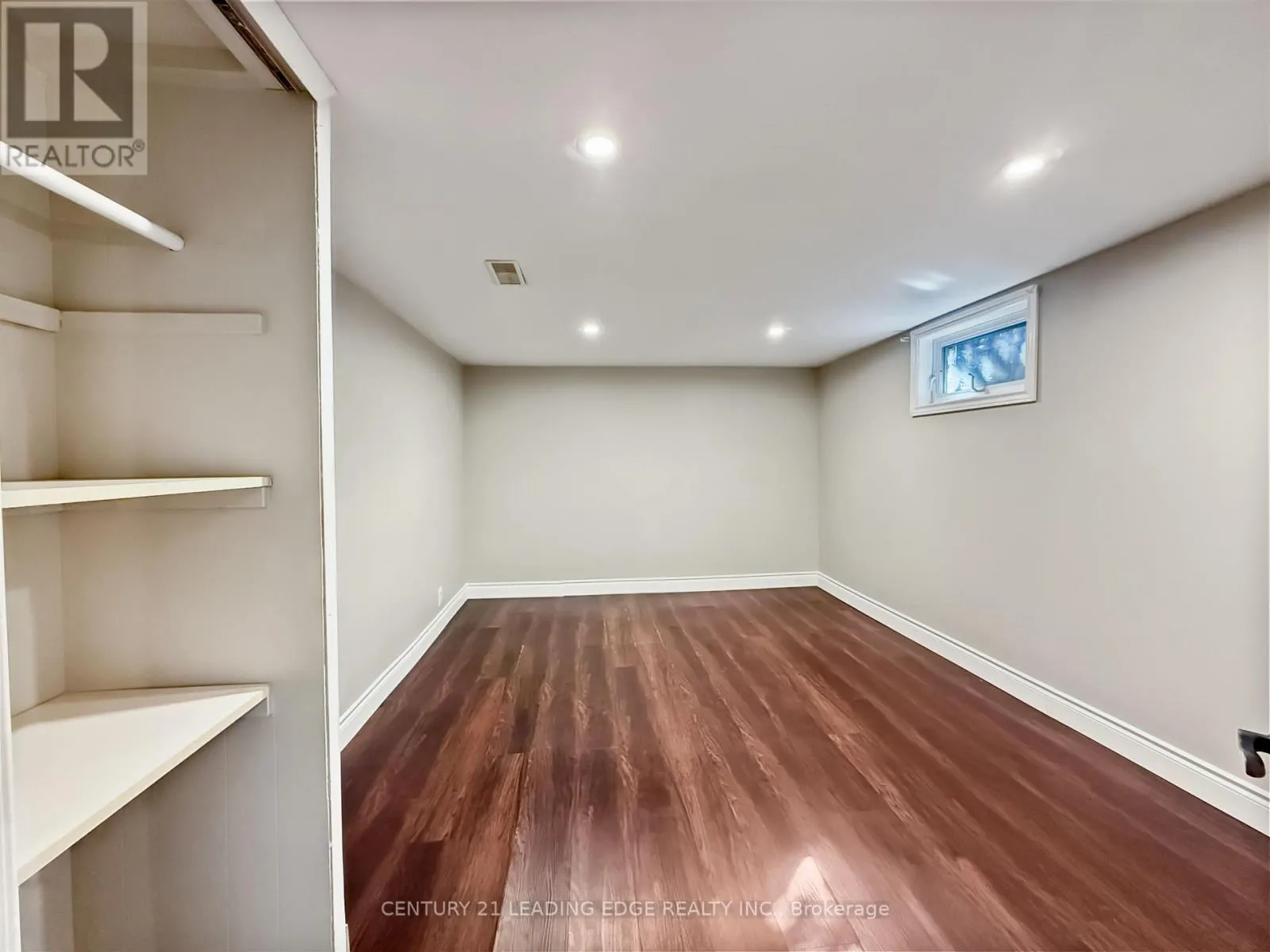 501 BOND STREET E