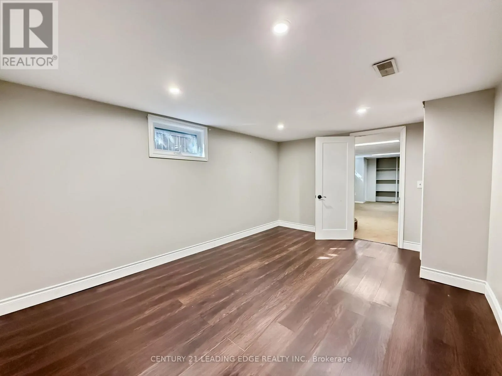 501 BOND STREET E