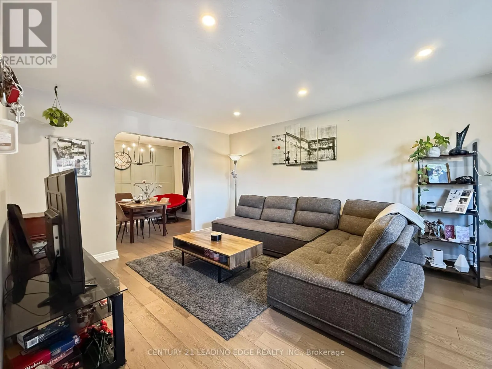 501 BOND STREET E